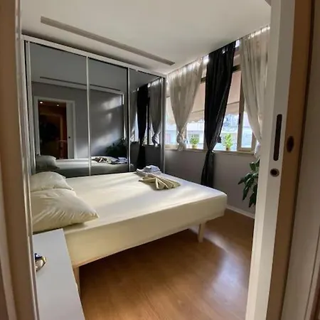 Tokaapartment 地拉那